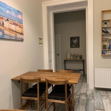 Rooms For Rent In Centre Budapest Bagian luar foto