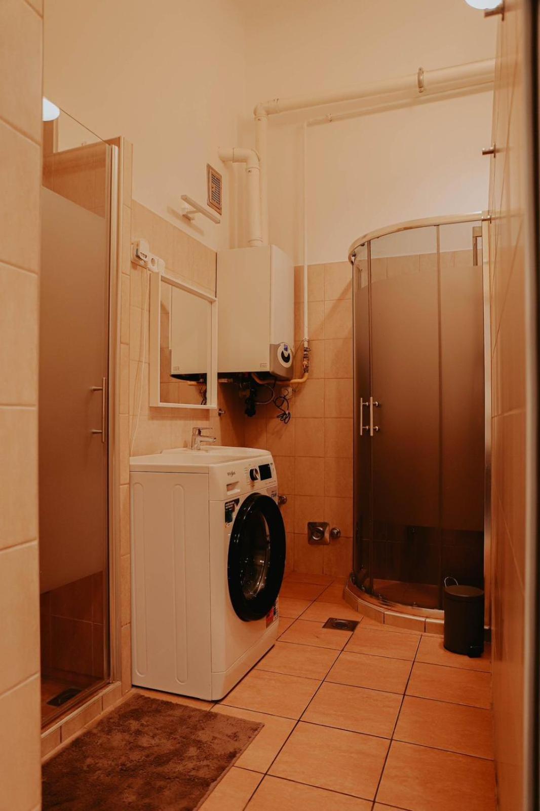 Rooms For Rent In Centre Budapest Bagian luar foto