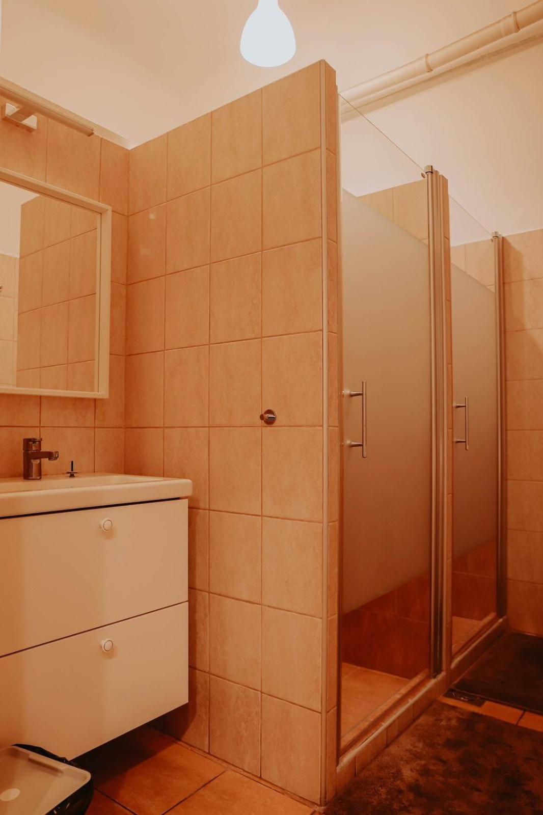 Rooms For Rent In Centre Budapest Bagian luar foto