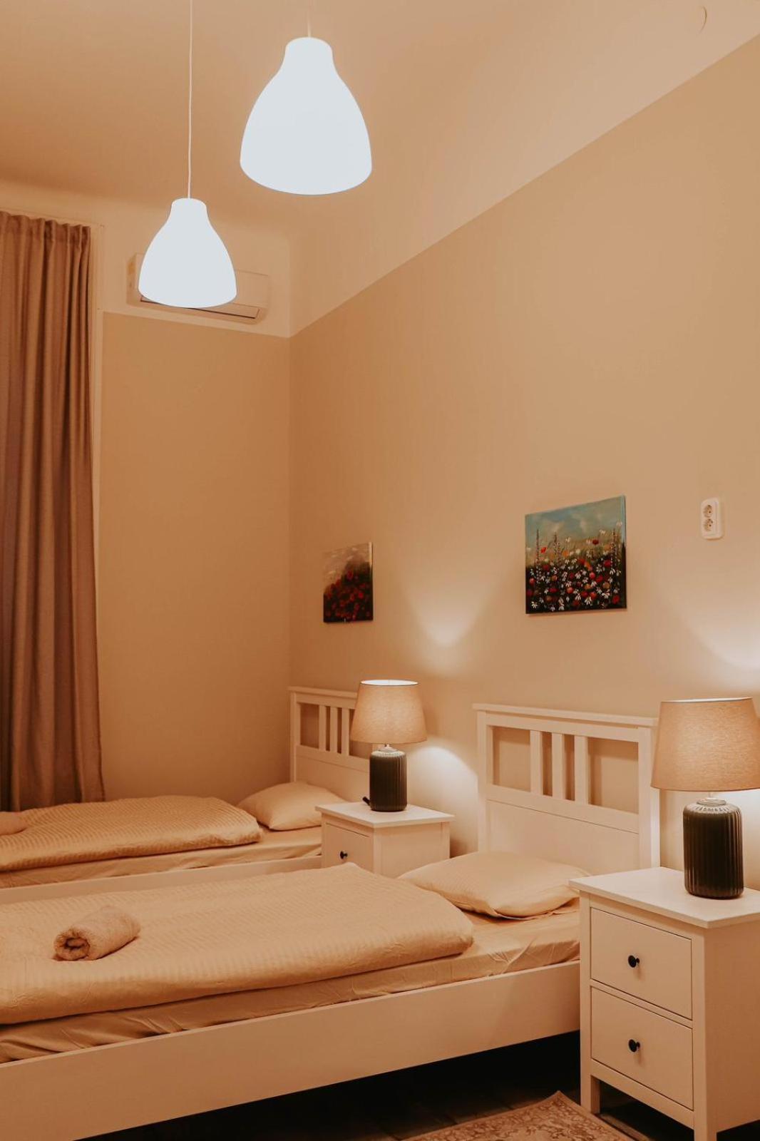 Rooms For Rent In Centre Budapest Bagian luar foto