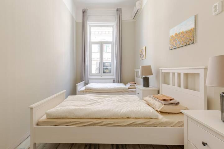 Rooms For Rent In Centre Budapest Bagian luar foto